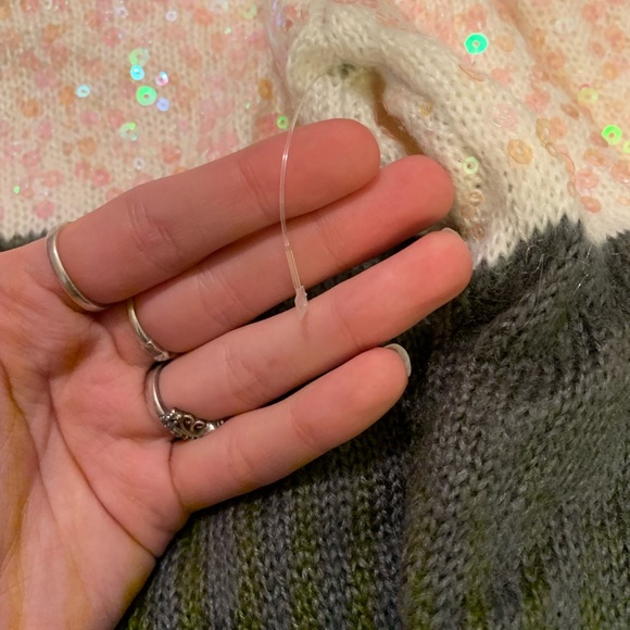 Sweater with sparkles - Picture 2 of 4